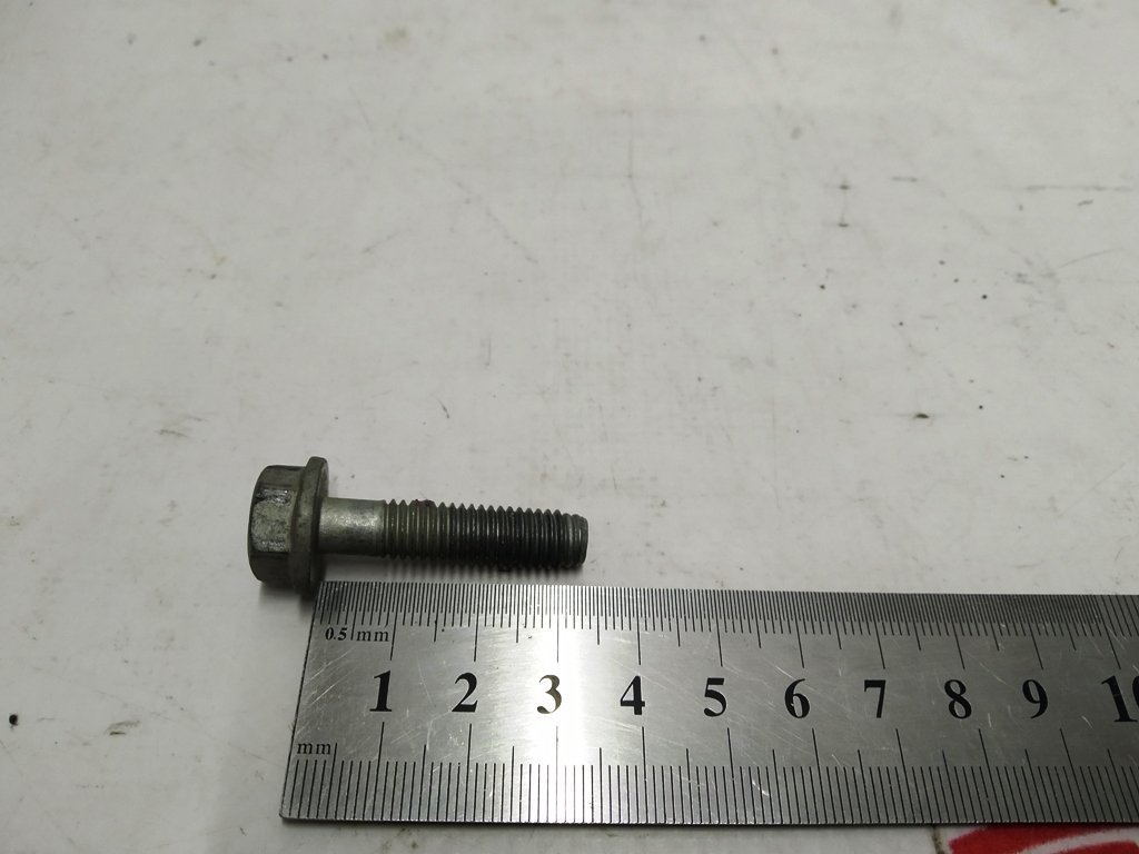 7 BOLT HF M8x30 PC109 ADH MAT Tesla model S, model S REST,model X 1008722-00-A
